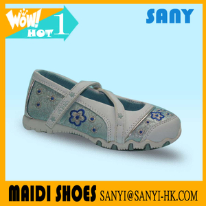 2018 Latest Low Cut Embroided Girl Chinese Flower Shoe