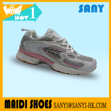 Chinese Portable and Breathable Woman's Sneaker/Running Shoes with Fold-resistant MD Outsole