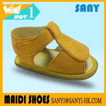 Latest Comfortable Soft Sole Yellow Fabric Baby Shoes With Cute Embroidery