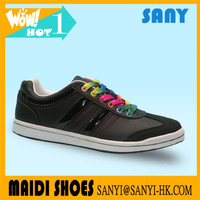 Wholesale fashion Classic Stylish Black PU Casual Skate Shoe with colorful shoelace for Woman