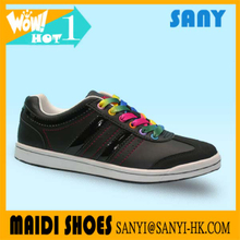 Wholesale fashion Classic Stylish Black PU Casual Skate Shoe with colorful shoelace for Woman
