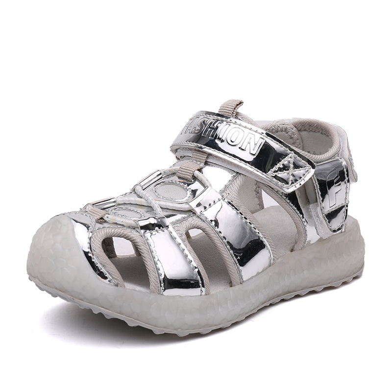 New Children light Shoes Boys Girls sandals 2018 New LED cute boys girls shoes Pu lighted flash children sandals glowing boys girls Beach shoes