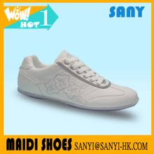 Jinjiang Stylish Prince Pure White Casual Shoes with Smart Embroided Flower Pattern and Durable Rubber Outsole for Ladies