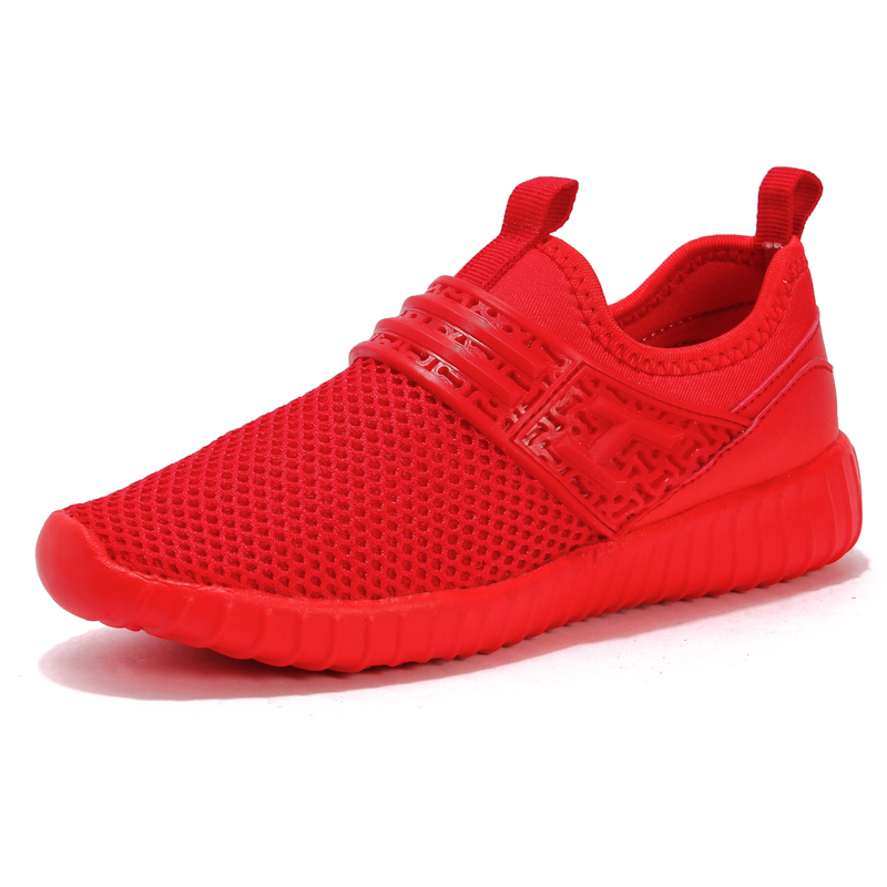 2018 Nouvelles chaussures de course ultra-légères Chaussures de sport en mesh respirant Chaussettes à pédales chaussures pour enfants
