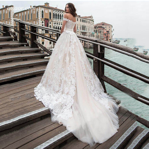  Beach Wedding Dress Off The Shoulder Lace Appliques Princess Wedding Gowns 