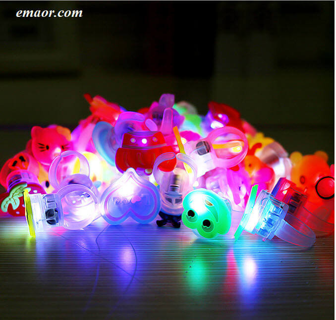 5pcs Cartoon LED Glow Rings, Light Up Rings Party Favors for Kids Best